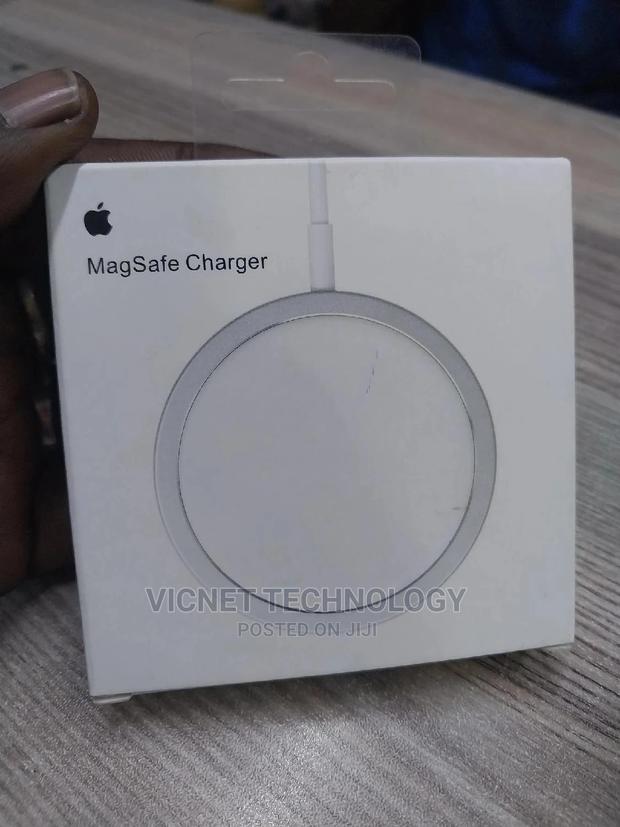 Apple Magsafe Charger - main view