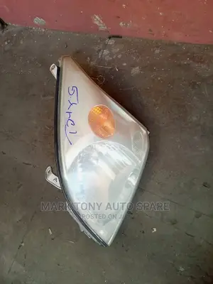Prado 120 Headlight Non Zenon