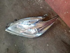Prius 2010 Headlight Non Zenon