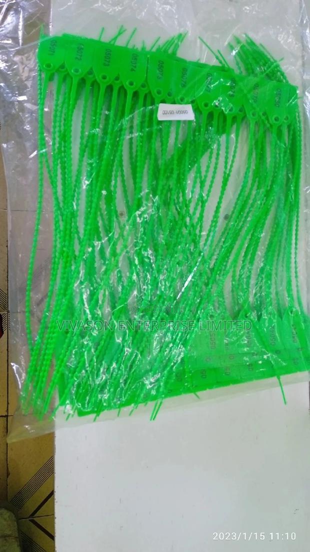 Plastic Seals - thumbnail 5