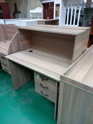 1 M Reception Desk