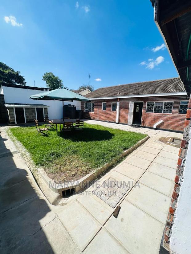 3bdrm Bungalow in South B for Rent - thumbnail 4