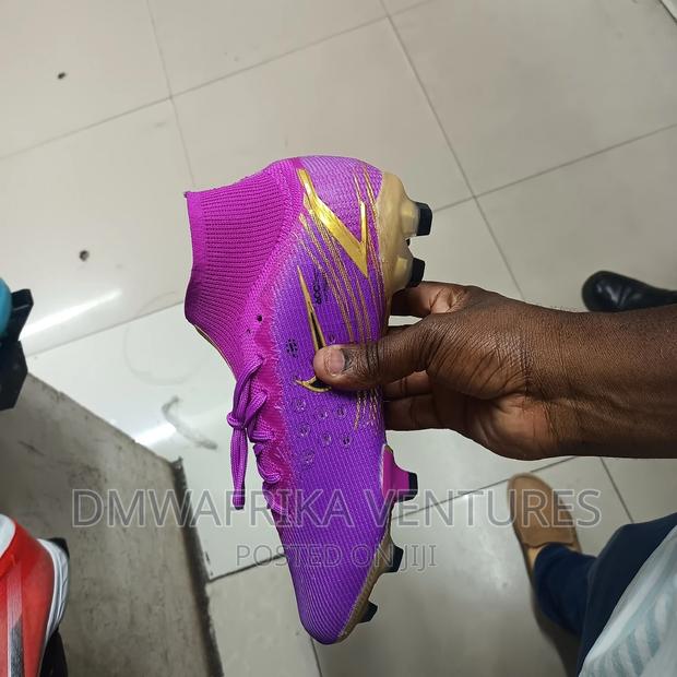 Nike Mercurial High Cut Football Boots/Shoes