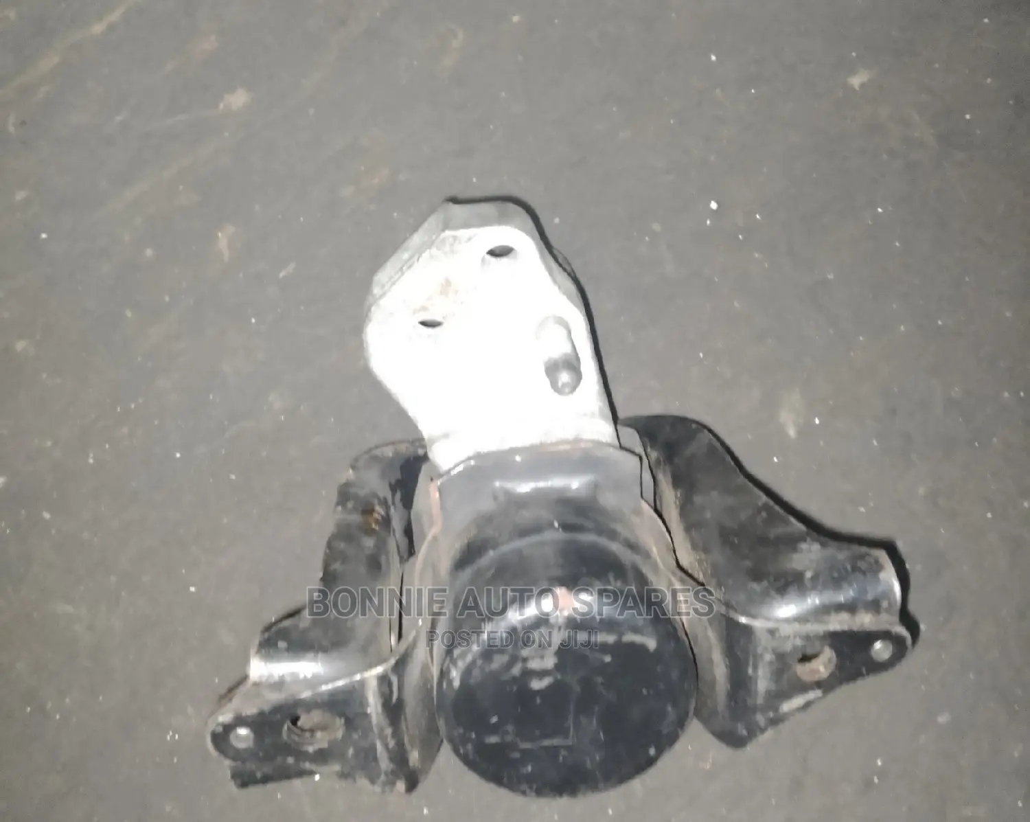 1nz Sienta Engine Mount