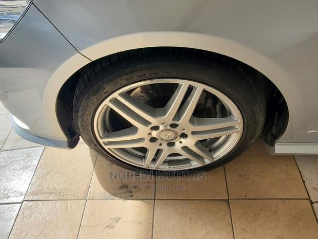 Mercedes-Benz E250 2011 Silver - thumbnail 4