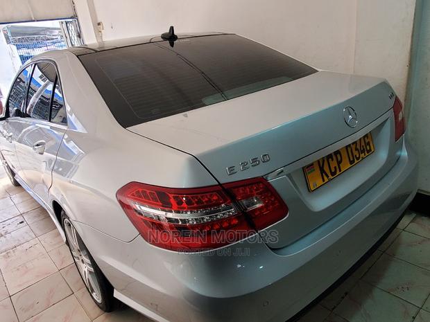 Mercedes-Benz E250 2011 Silver - thumbnail 15
