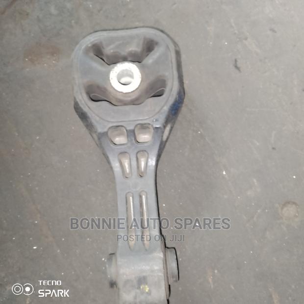 Honda Fit 2010 Gear Mount - thumbnail 2