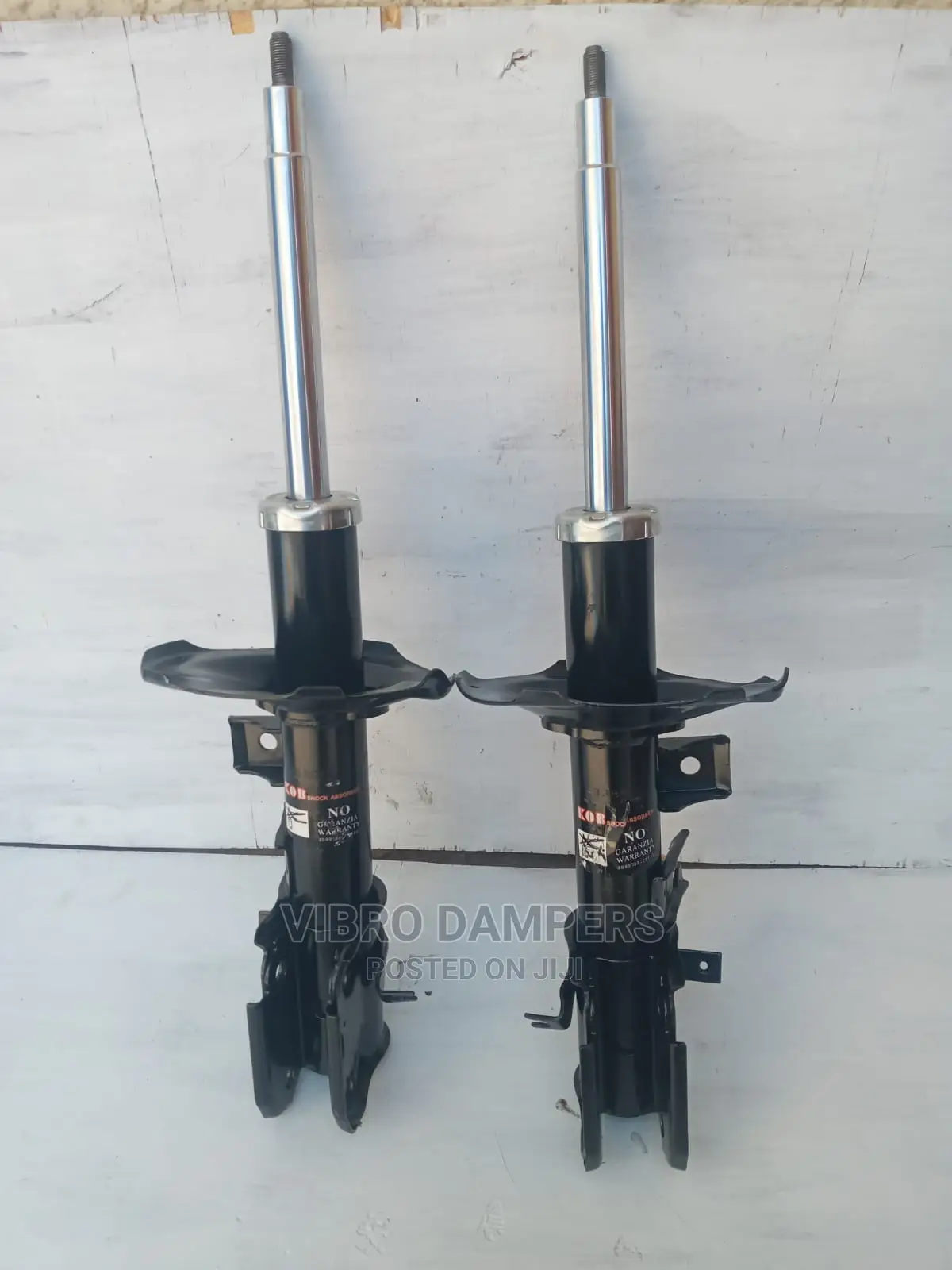 Nissan Terrano/Pathfinder Shock Absorbers