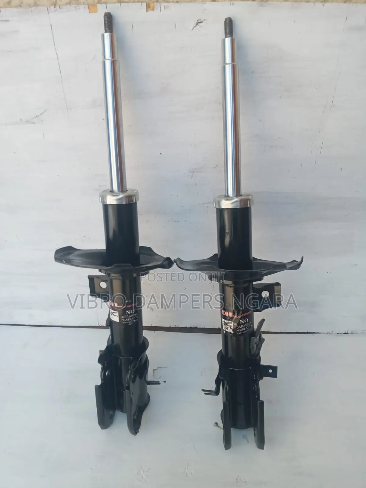 Nissan Terrano/Pathfinder Shock Absorbers