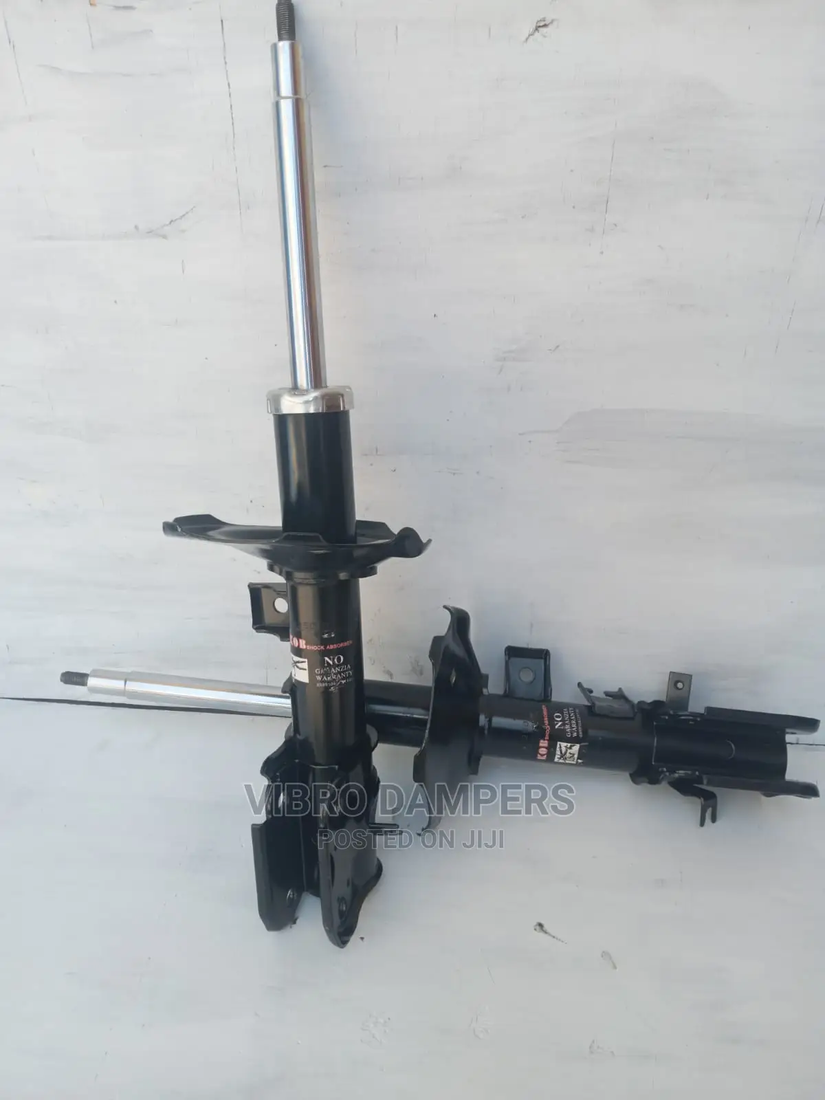 Nissan Terrano/Pathfinder Shock Absorbers
