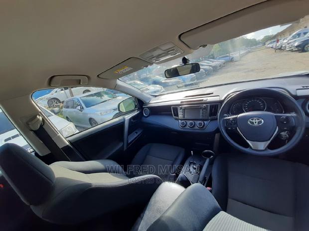 Toyota RAV4 2015 White - thumbnail 6