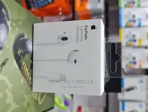 Apple Earpods With Lightning Connector