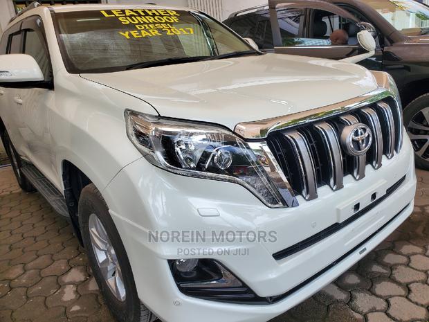 Toyota Land Cruiser Prado 2017 Off White