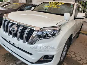 Toyota Land Cruiser Prado 2017 Off White