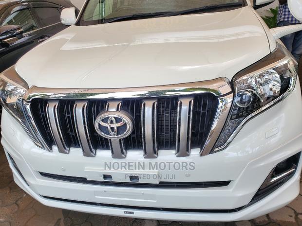 Toyota Land Cruiser Prado 2017 Off White - thumbnail 3