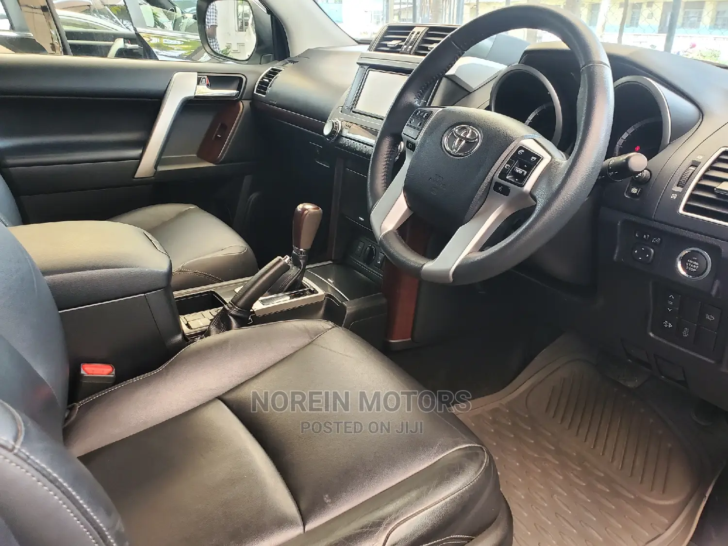 Toyota Land Cruiser Prado 2017 Off White
