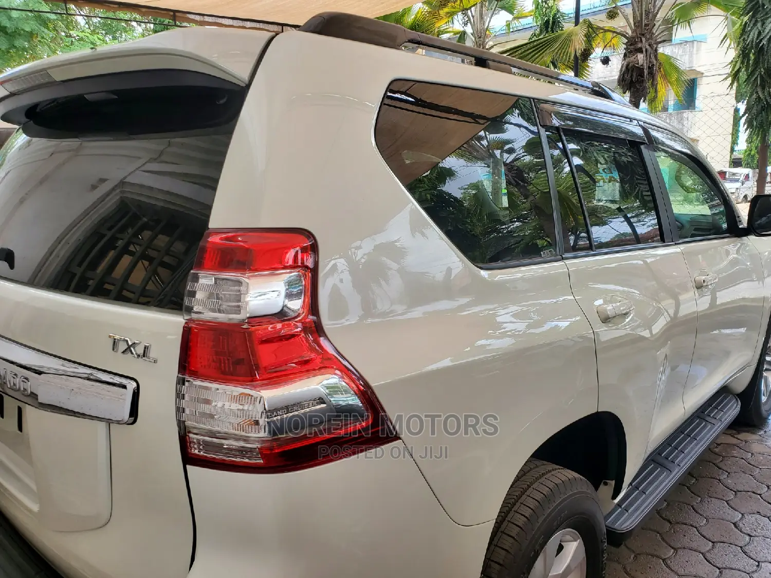 Toyota Land Cruiser Prado 2017 Off White