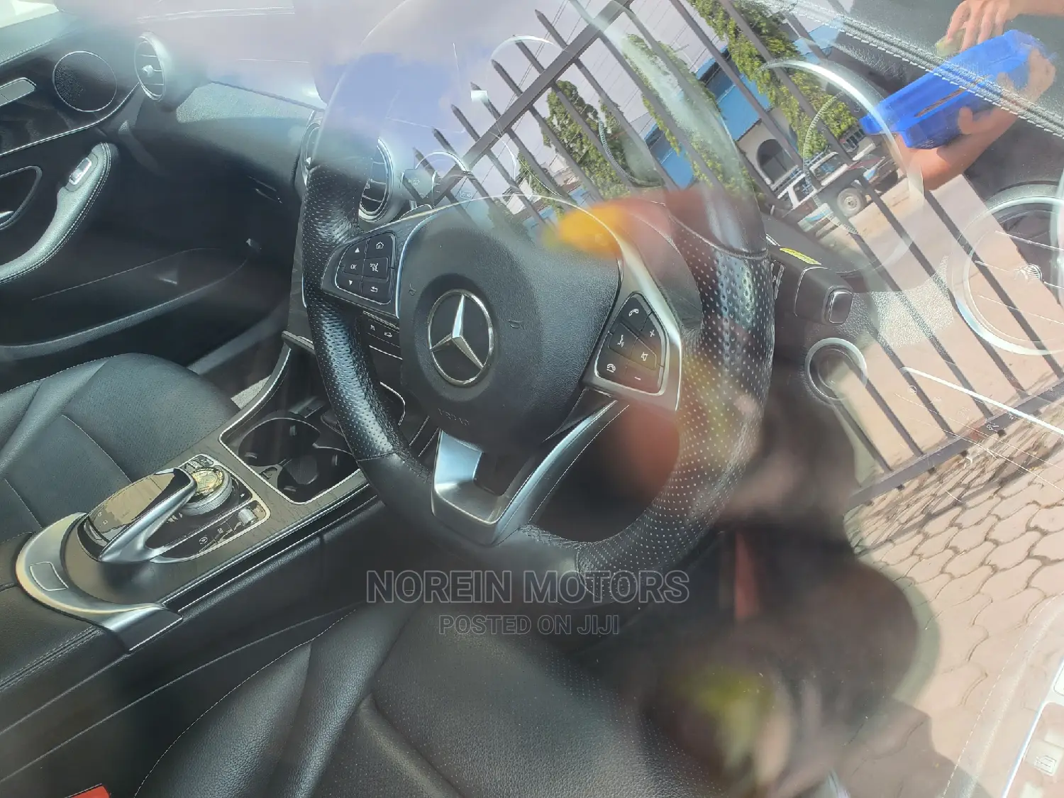 Mercedes-Benz C200 2015 Off White