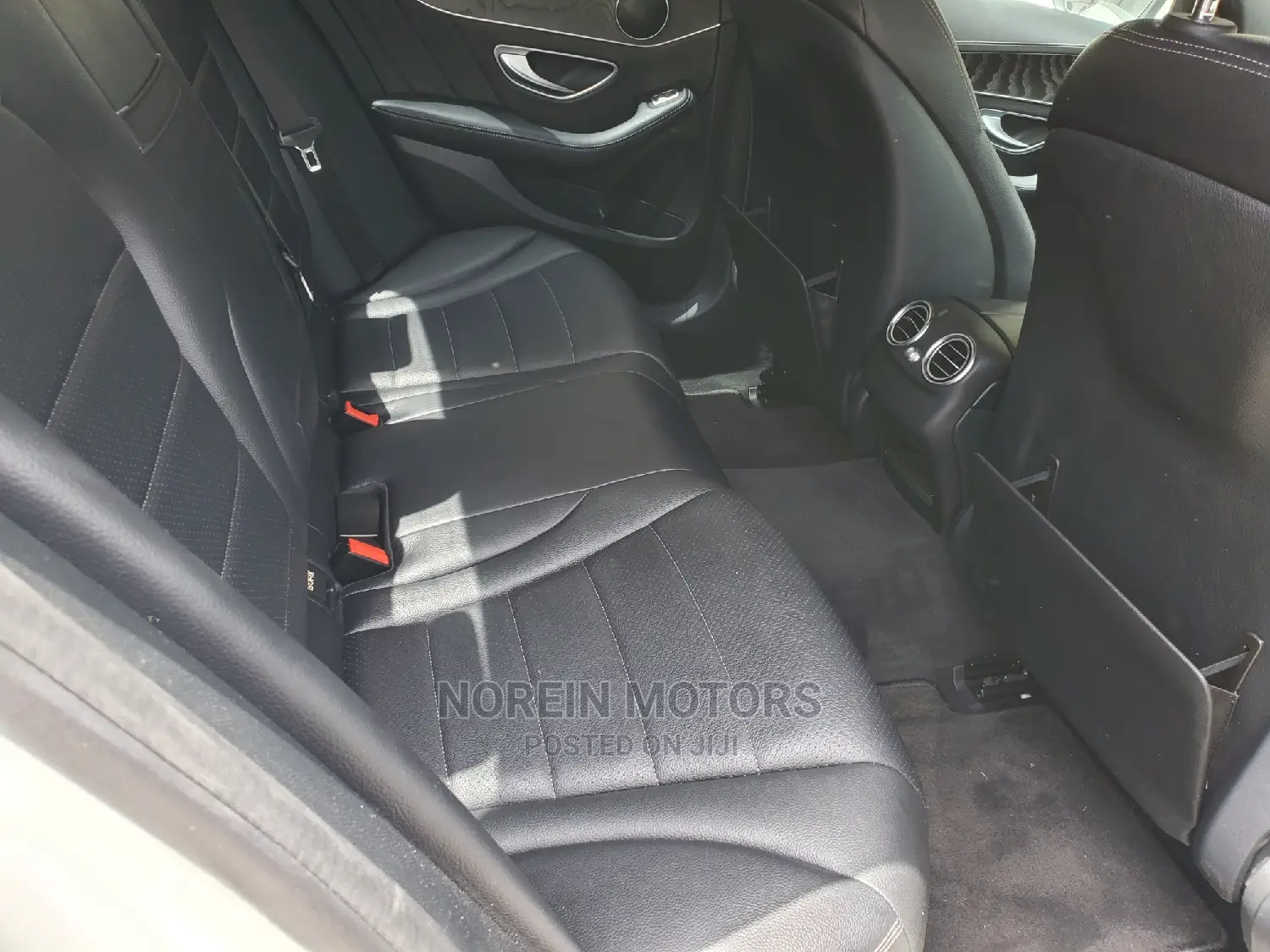 Mercedes-Benz C200 2015 Off White