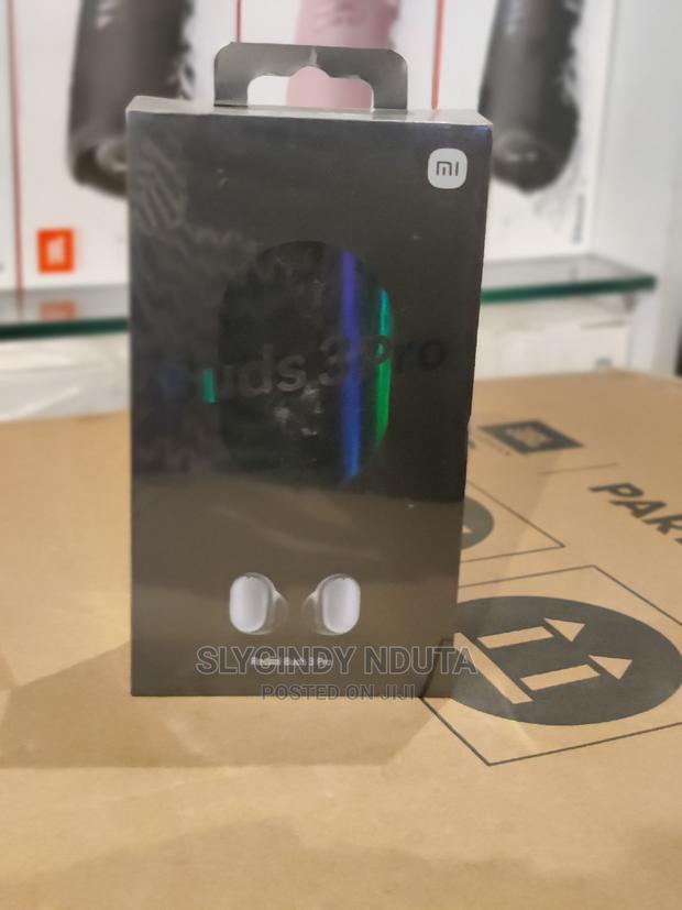 Redmi Buds 3 Pro - main view