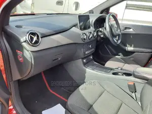 Mercedes-Benz B-Class 2015 Red