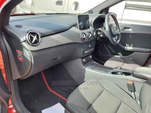 Mercedes-Benz B-Class 2015 Red - thumbnail 3
