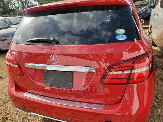 Mercedes-Benz B-Class 2015 Red - thumbnail 9