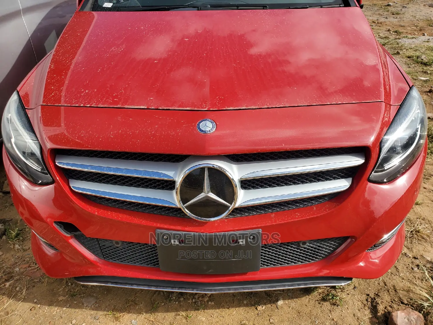 Mercedes-Benz B-Class 2015 Red