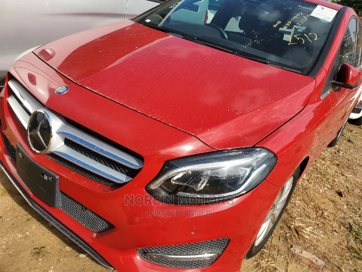 Mercedes-Benz B-Class 2015 Red