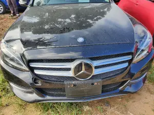 Mercedes-Benz C200 2015 Matt Black