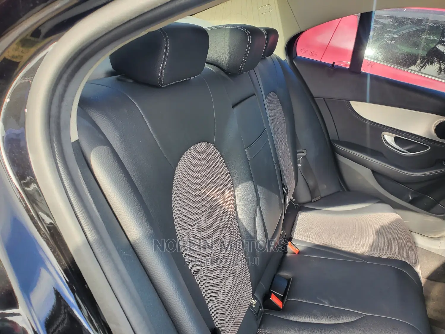 Mercedes-Benz C200 2015 Matt Black