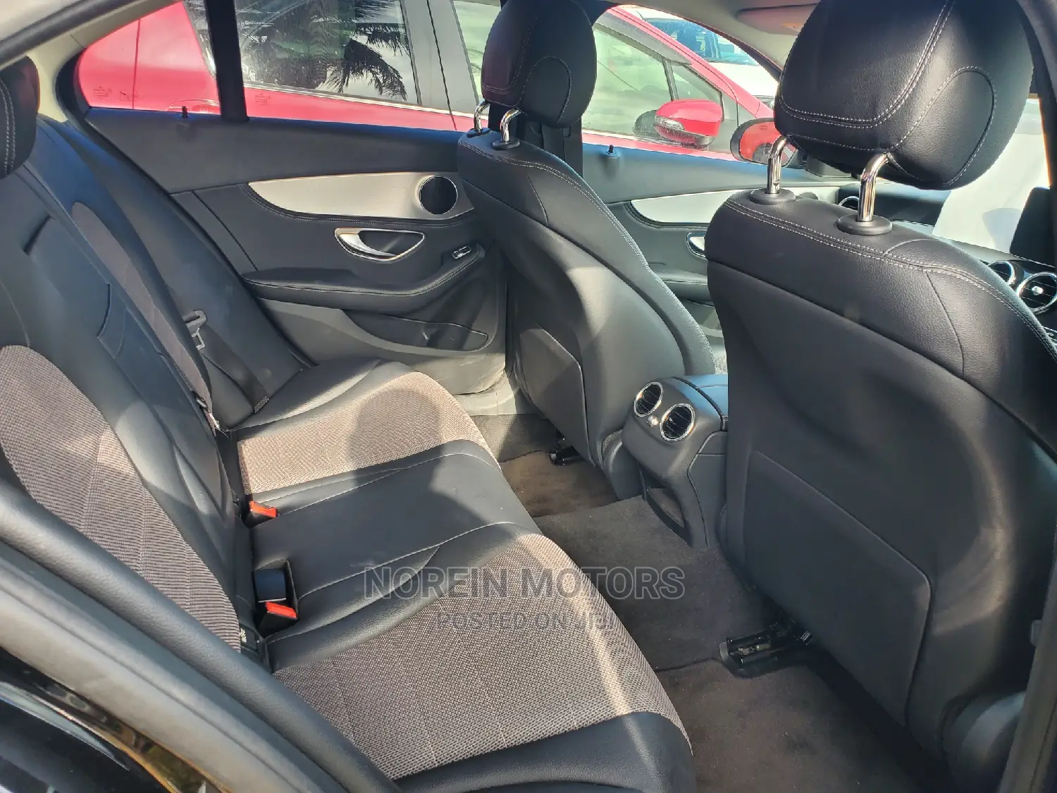 Mercedes-Benz C200 2015 Matt Black