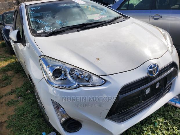 Toyota Aqua 2015 Off White