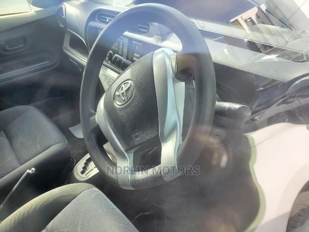 Toyota Aqua 2015 Off White - thumbnail 7
