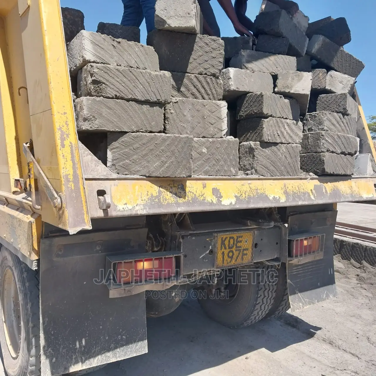 Ndarugo Mawe,Stones