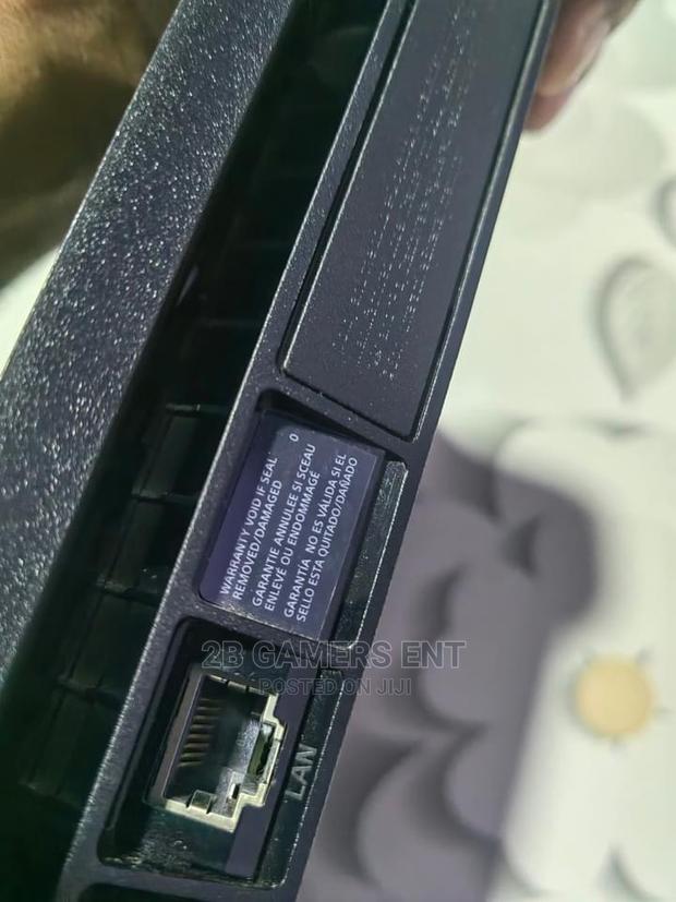 Ps4 Slim as Good as New - thumbnail 3