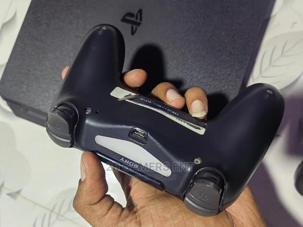 Ps4 Slim as Good as New - thumbnail 7