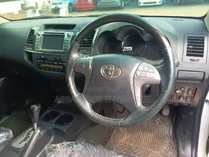 Toyota Fortuner 2.7 AWD 2015 White