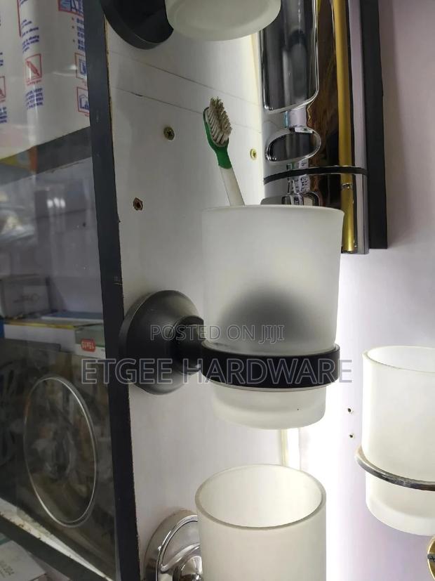 Heavy Toothbrush Holder - thumbnail 3