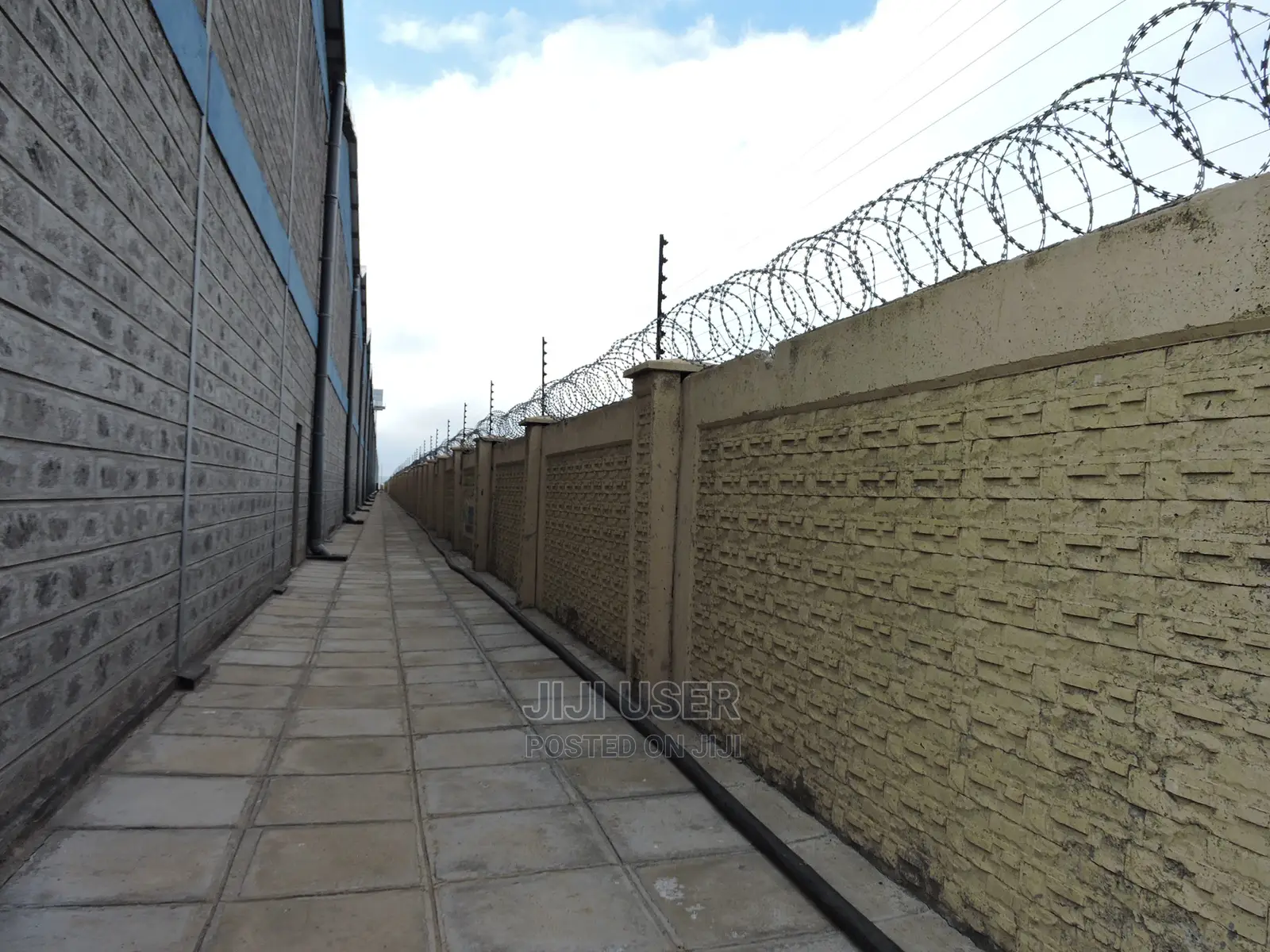 7,616 Sqft Warehouse For Sale/Rent