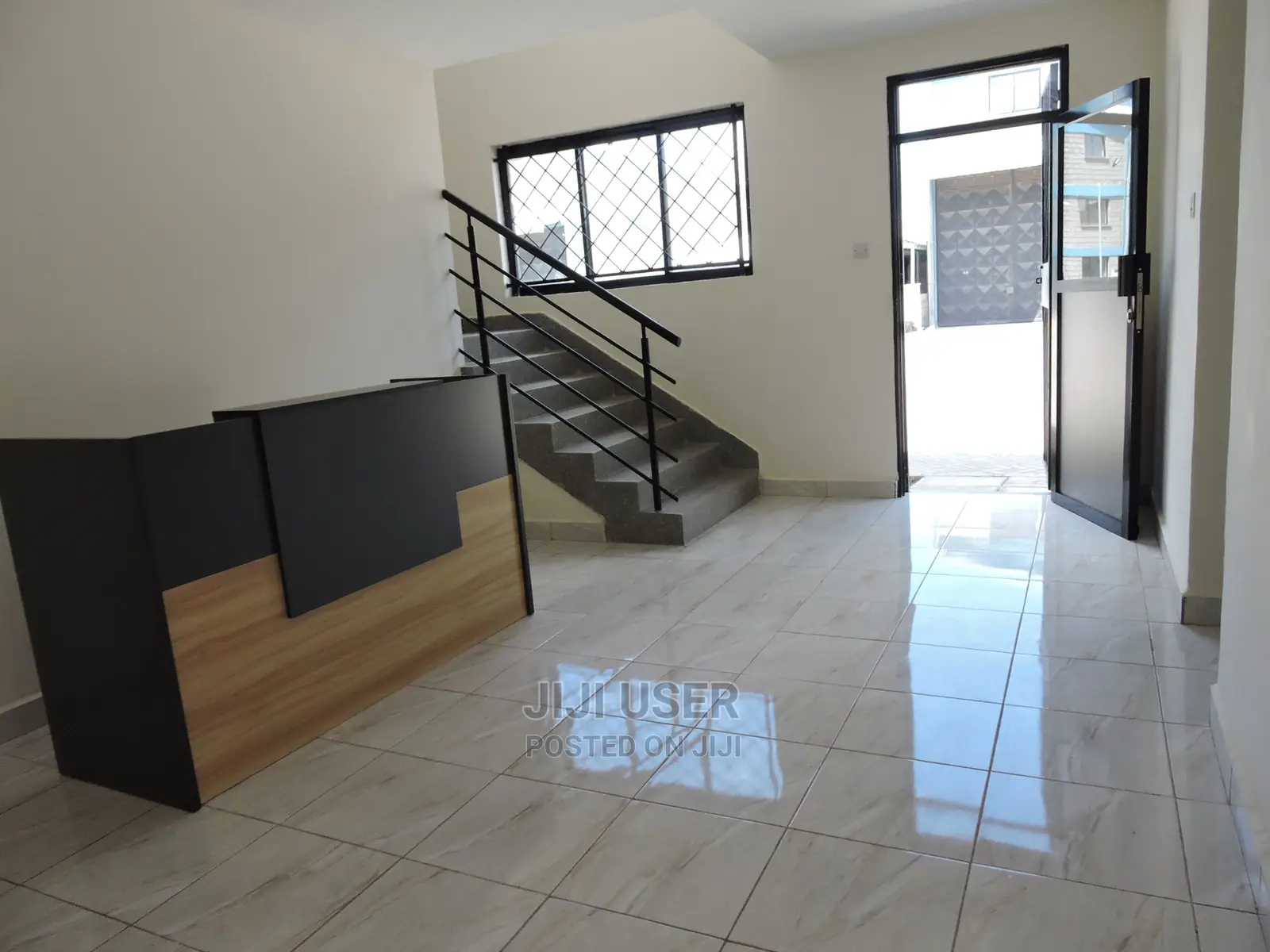 7,616 Sqft Warehouse For Sale/Rent