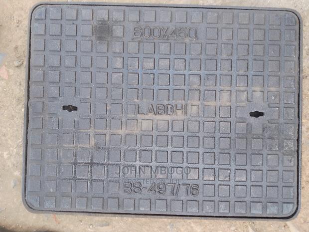 Cast Iron Manhole Cover in Stock - thumbnail 2