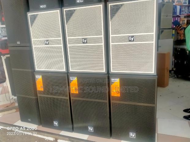 Ev Black/White Speaker