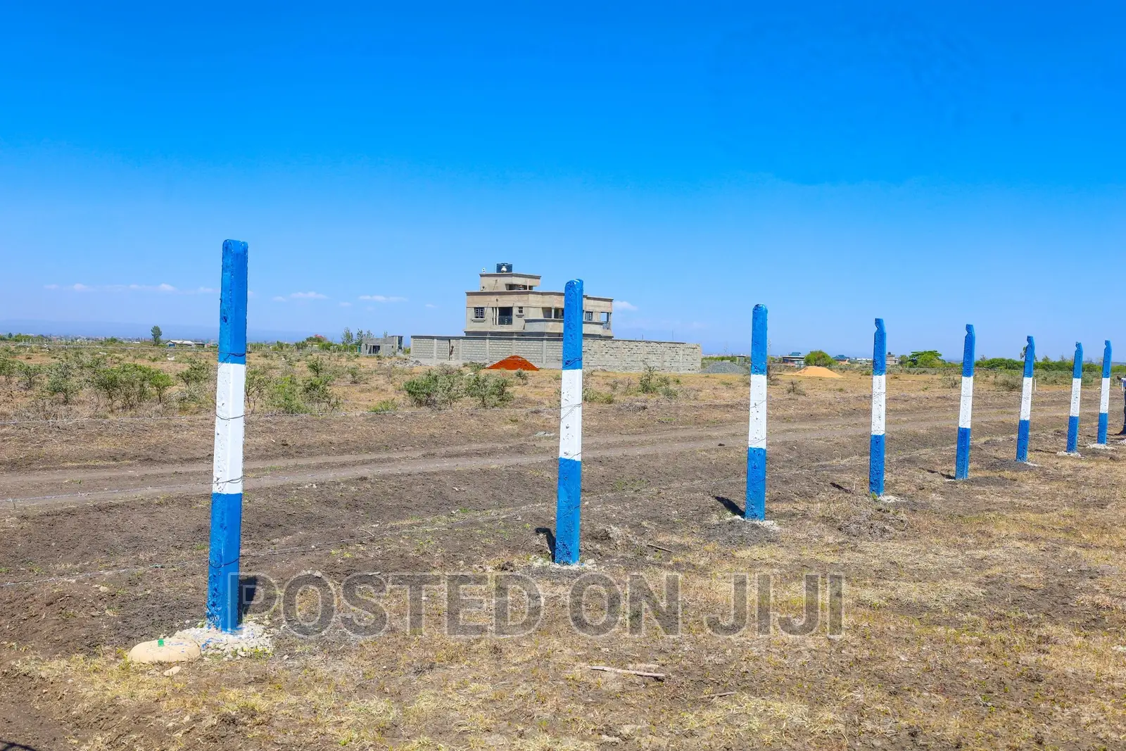 Plots Along the Eastern Bypass^ Cm