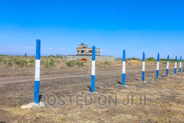 Plots Along the Eastern Bypass^ Cm