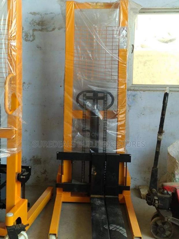 Forklift Manual Pallet Stacker - thumbnail 2