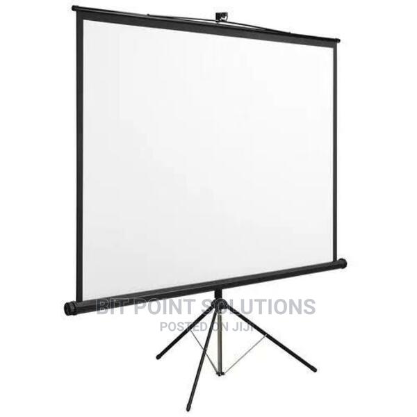 Tripod Projector Screen 180 × 180cm