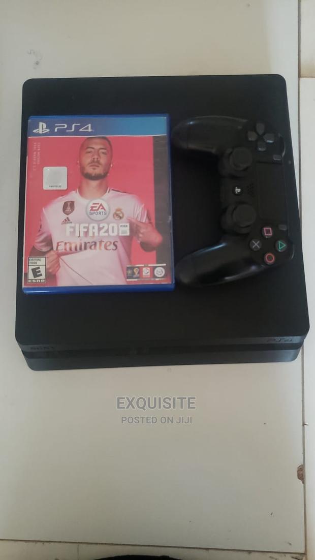Playstation 4 Slim (Lots of Games Available)