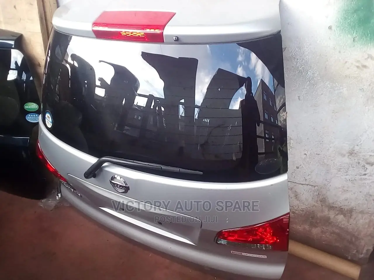 Nissan Wingroad Y12 Boot