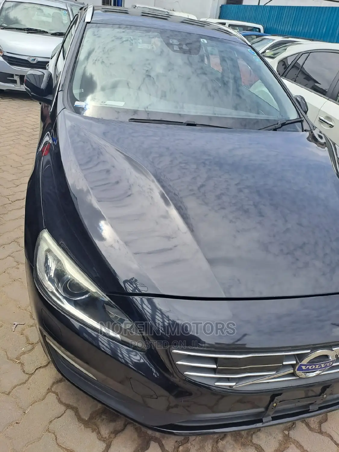 Volvo V60 2015 Black
